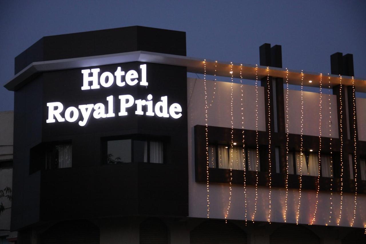 Hotel Royal Pride Αχμπανταμπάντ Εξωτερικό φωτογραφία