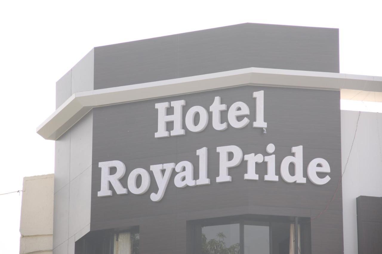 Hotel Royal Pride Αχμπανταμπάντ Εξωτερικό φωτογραφία